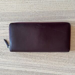 everlane slim zip around leather wallet